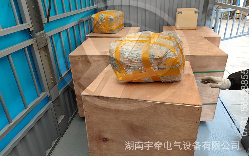 矿用电机车配件出口海外 4.jpg